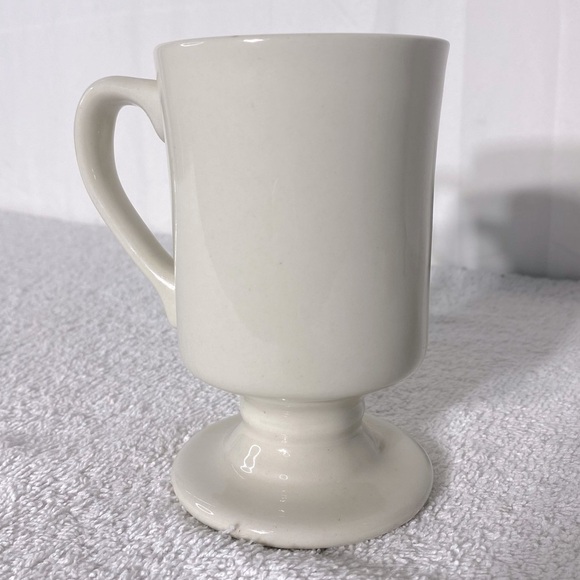 Vintage Little America Cream Ceramic Pedestal Mug W Penguin - Picture 4 of 9